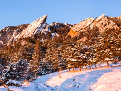 Flatirons Sunrise with Fresh Snow (Click for full width) Flatirons Sunrise with Fresh Snow (Click for full width)