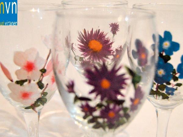 Set of handpainted glasses: BOUQUET OF FLOWERS 1