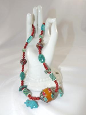 N-126 Red Agate Beaded Necklace w/Resin Focal Bead N-126 Red Agate Beaded Necklace w/Resin Focal Bead