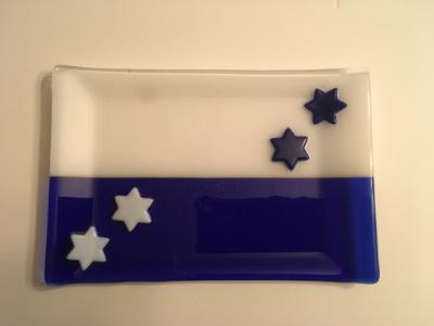 Blue and white Hanukkah plate Blue and white Hanukkah plate