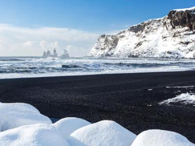 Vík Black Sand Beach and Atlantic Surf Vík Black Sand Beach and Atlantic Surf