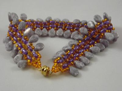 B-22a grey teardrop & purple bead bracelet