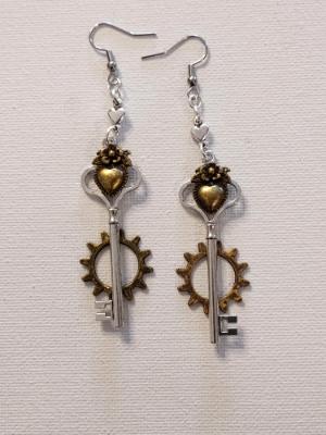 Hearts, keys, gearrings Hearts, keys, gearrings