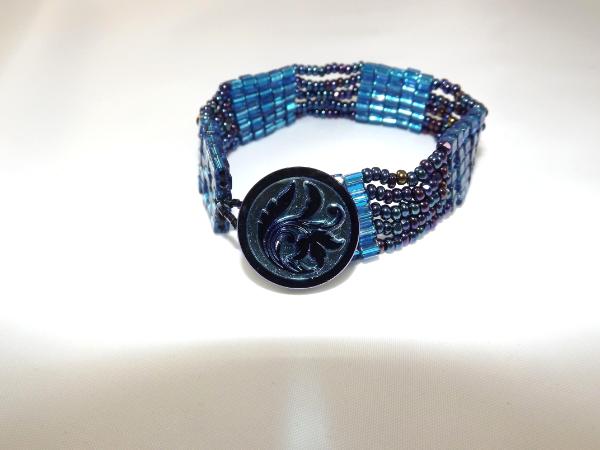 B-12 bright blue cube & oil slick blue seed bead bracelet