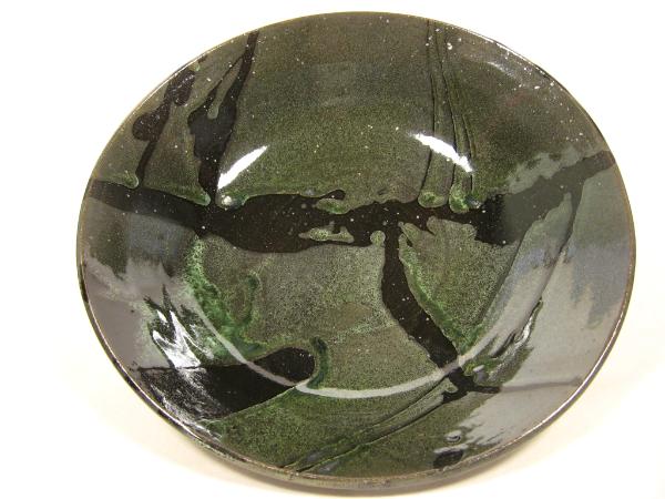 120424.M Shallow Green/Black Bowl with Carved Ridges Outside
