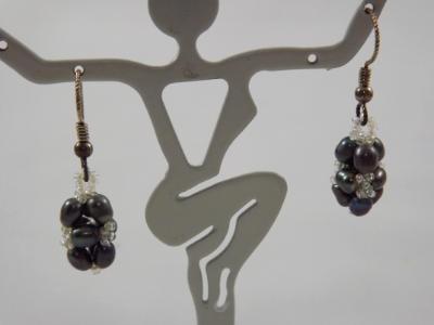 E-68 Black Pearl Earrings