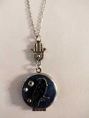 Round Raven  locket 