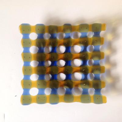 Yellow/blue open weave plate 