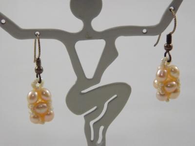 E-69 Peach Pearl Earrings