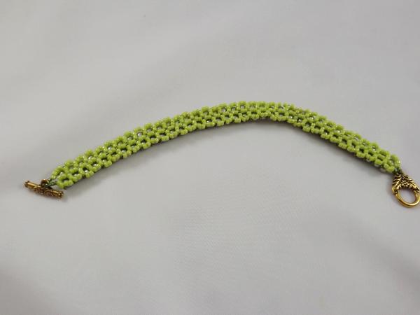 B-25 lime green freshwater pearl bracelet