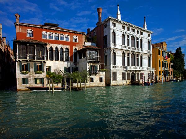 Red building next to commodore's palazzo