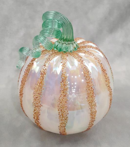 #09162536 Med Pumpkin 4'' to 5'' Iridised $55.00