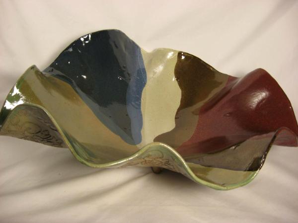 110726.E Large Tri-Foot Centerpiece