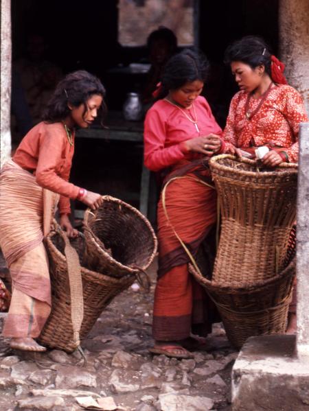 Unloading baskets