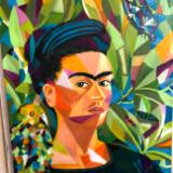 Frida in cubes with parrot 