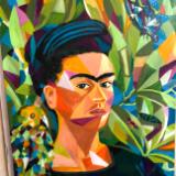 Frida in cubes with parrot 