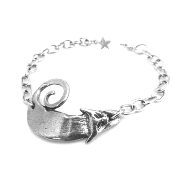 Cat bracelet artisan orignal pewter cat bracelet form an original design