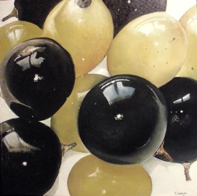 Black and white grapes Black and white grapes