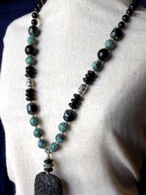 Black and Blue Necklace Black and Blue Necklace