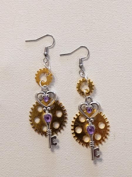 Dangle gold and silver gearrings with keys