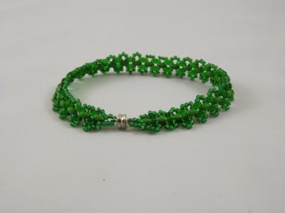 B-49 emerald green beaded bracelet