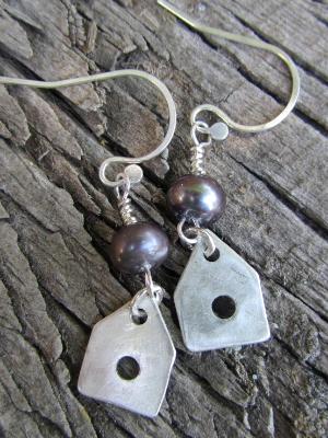 *SOLD OUT* Little bird house earrings - Sterling silver and freshwater pearl *SOLD OUT* Little bird house earrings - Sterling silver and freshwater pearl