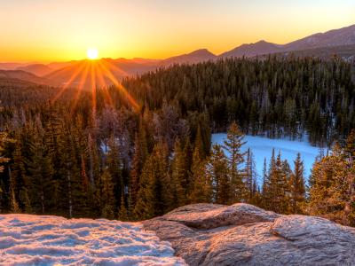 Rocky Mountain Golden Sunrise over Nymph Lake Rocky Mountain Golden Sunrise over Nymph Lake