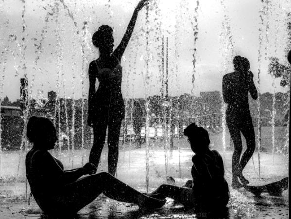 Fountain Dancers