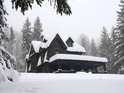 Black House in Snow Black House in Snow