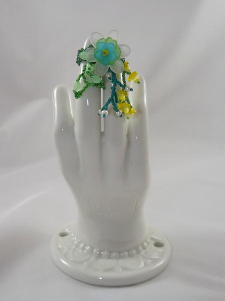 R-12 Green Beaded Ring w/White, Green, & Turquoise Flower