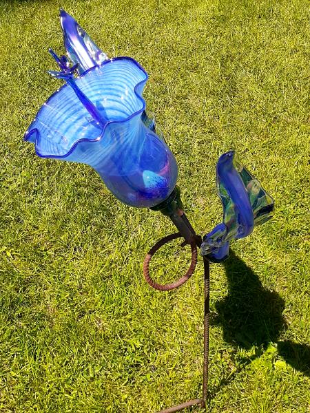 #05082503 Garden Flower 3' HX19''WX13''D $350.00