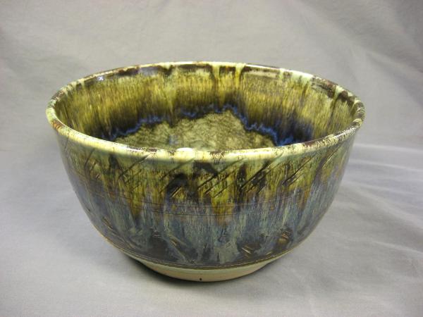 111119.J Bowl with "Stained Glass" Pattern Inside
