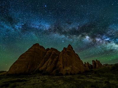 Sandstone Fins Air Glow and Milky Way Sandstone Fins Air Glow and Milky Way