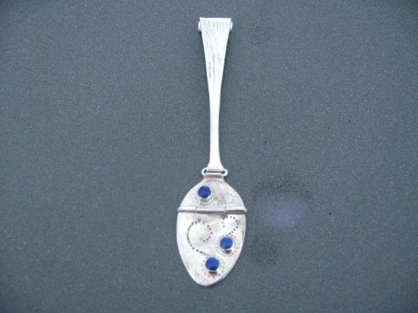 12-002 Hinged Spoon Pendant 