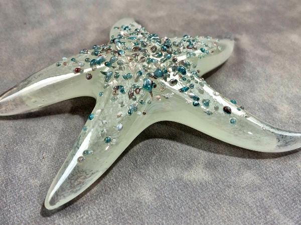 #02252606 Starfish Glows in the dark 6.25'' W Iridised  $100.00