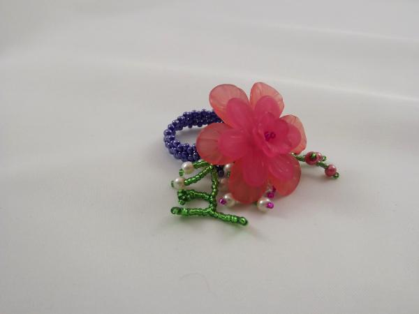 R-14 Periwinkle Beaded Ring w/Coral & Pink Flower