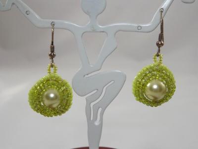 E-53 Pale Green Pearl & Bead Earrings E-53 Pale Green Pearl & Bead Earrings