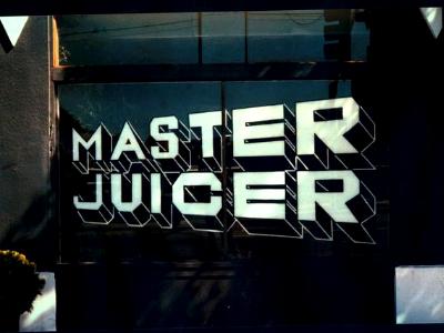 FIRST MASTER JUICER WINDOW 