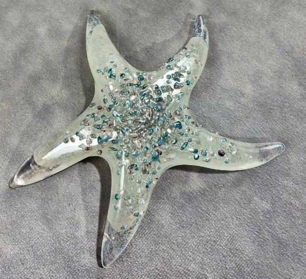 #02252606 Starfish Glows in the dark 6.25'' W Iridised  $100.00