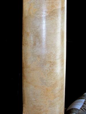 Painted marbelized pillar Painted marbelized pillar
