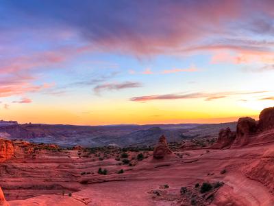 Delicate Arch Sunset Panorama (Click for full width) Delicate Arch Sunset Panorama (Click for full width)