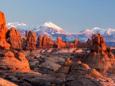 Red Rocks and Purple Mountains (Click for full width) Red Rocks and Purple Mountains (Click for full width)