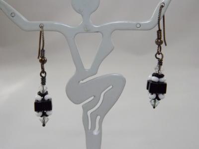 E-51 Black & White Beaded Bead Earrings E-51 Black & White Beaded Bead Earrings