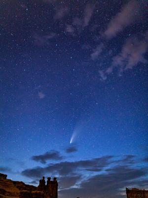 Three Gossips Comet Twilight Three Gossips Comet Twilight