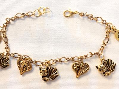 Gold Japanese Fox and Hearts bracelet