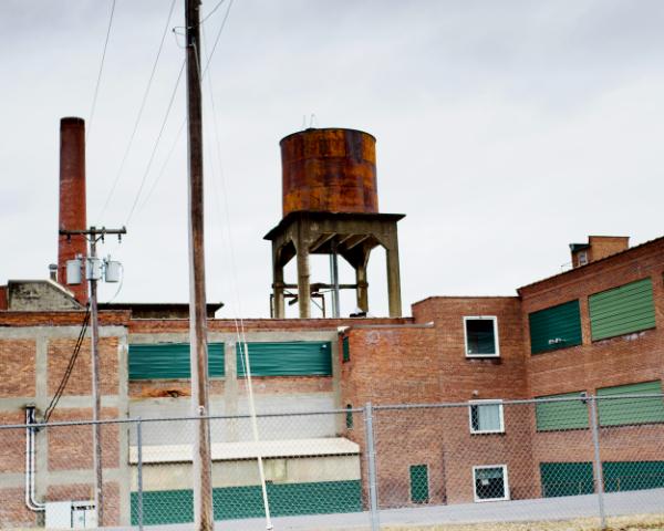 rusted gloversville ghost (canon r50 thypoch 28mm f/1.4)