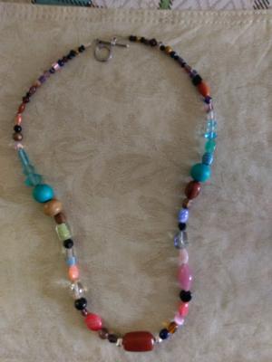 Mixed shades necklace 