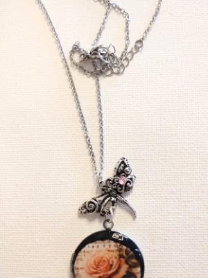 Dragonfly and rose locket, round