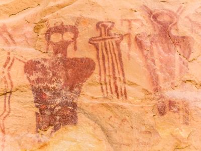 Eerie Humanoid Figures of Sego Canyon Eerie Humanoid Figures of Sego Canyon