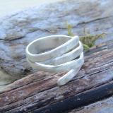 *SOLD OUT* Hug ring